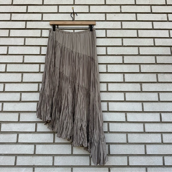 Chico’s Crinkle Zoe Asymmetrical Midi Skirt Taupe Satin Elastic Waist M Tiered - Picture 5 of 8